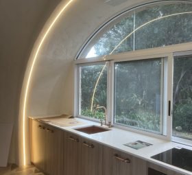 client-pendant-stair-CRtgGie5