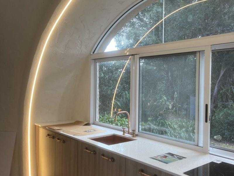 client-pendant-stair-CRtgGie5