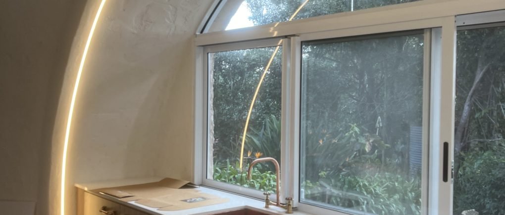client-pendant-stair-CRtgGie5